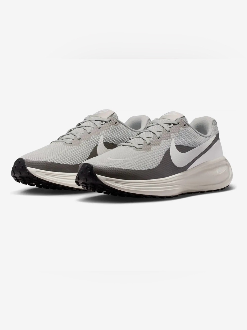 Nike men 
Revolution8
Color: Spruce Fog/Spruce
Aura/Sail/Cargo Khaki size 11 new